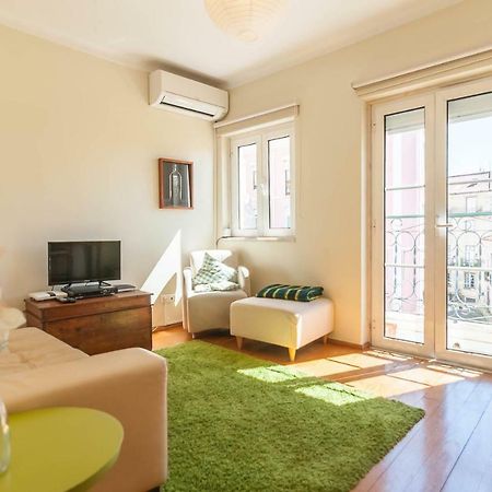 'White House' Apartment- Alfama Lisbon Bagian luar foto
