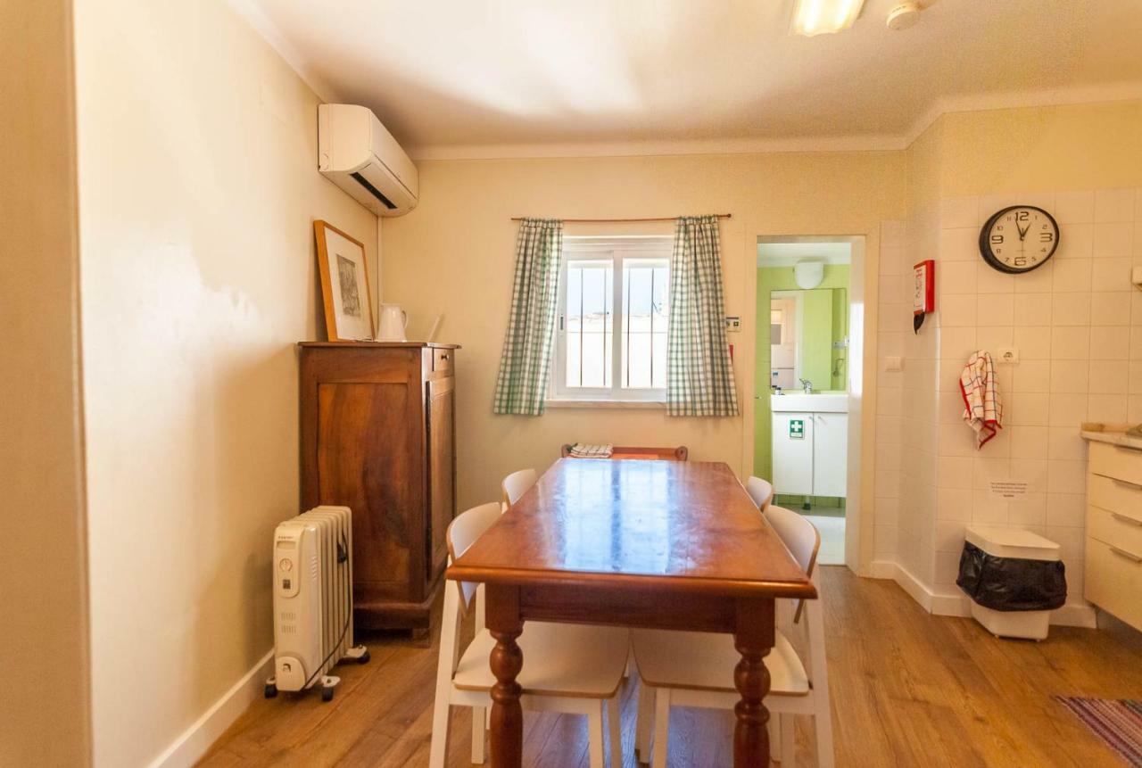 'White House' Apartment- Alfama Lisbon Bagian luar foto