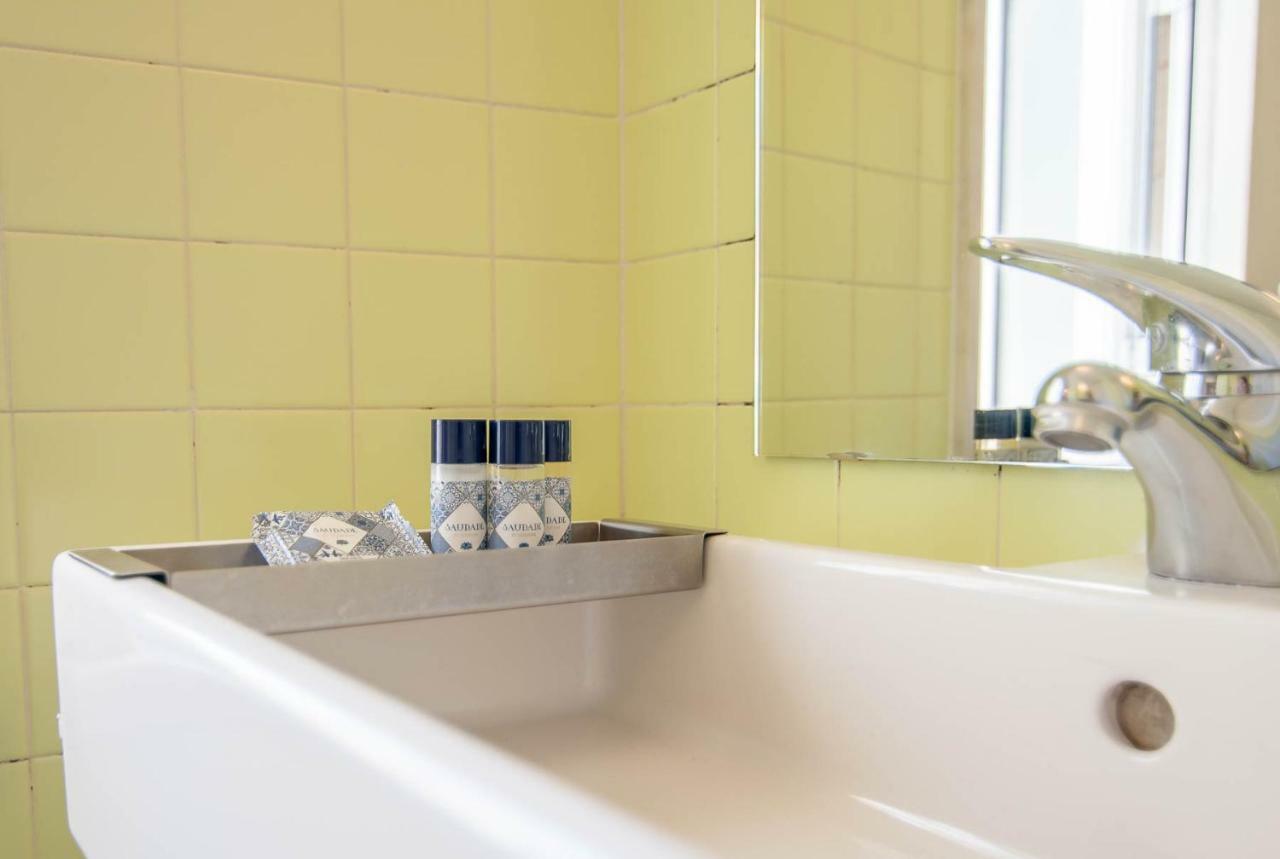 'White House' Apartment- Alfama Lisbon Bagian luar foto