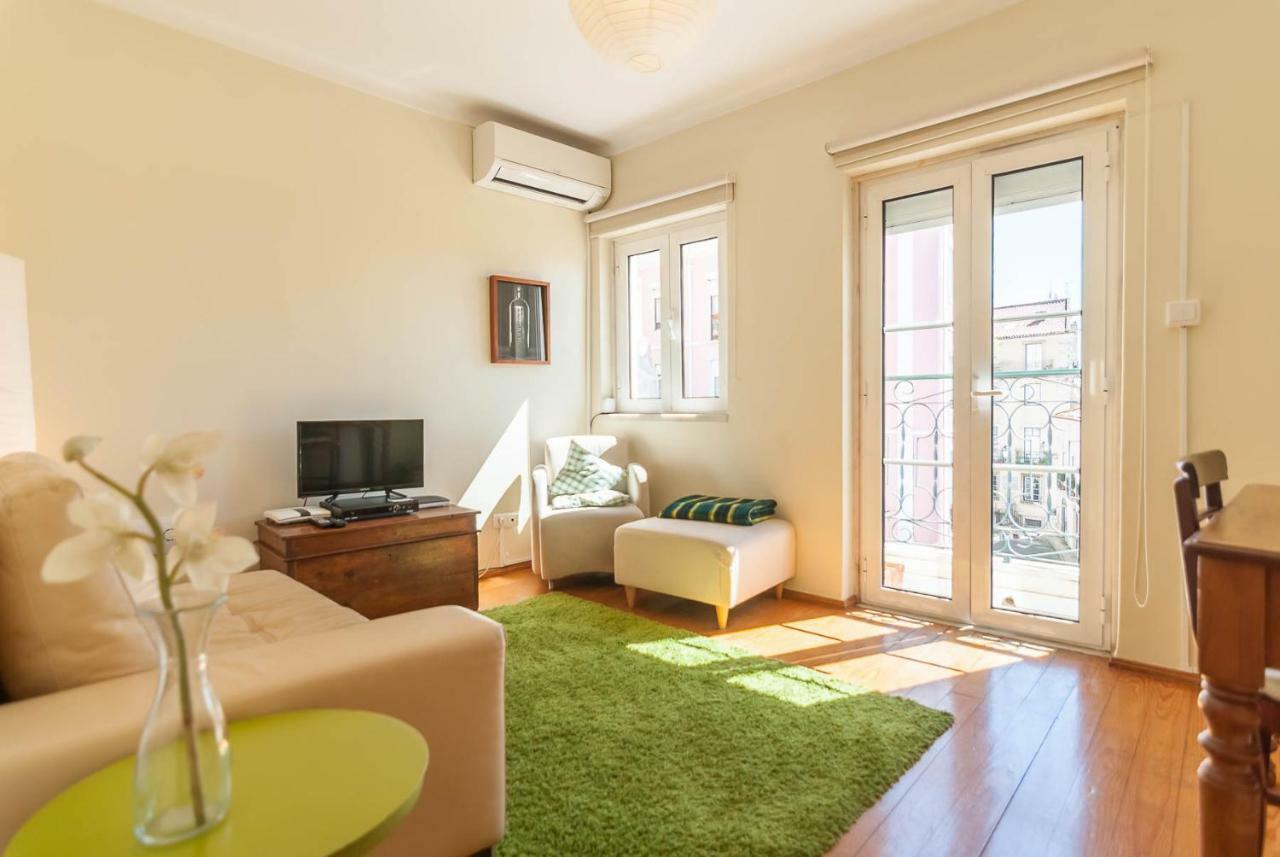'White House' Apartment- Alfama Lisbon Bagian luar foto