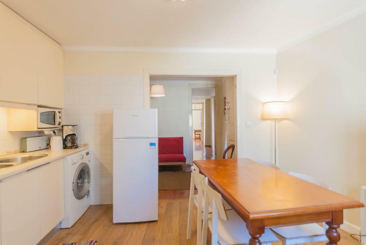 'White House' Apartment- Alfama Lisbon Bagian luar foto